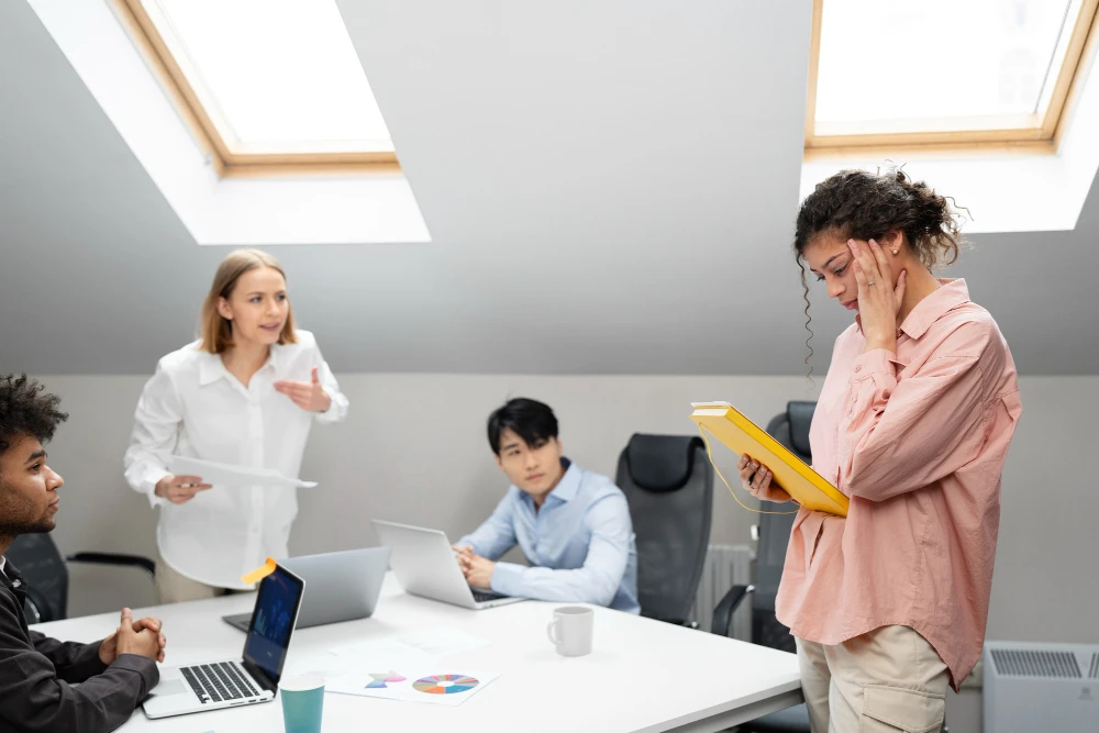 Gérer une mauvaise ambiance au travail : 14 étapes pour améliorer la